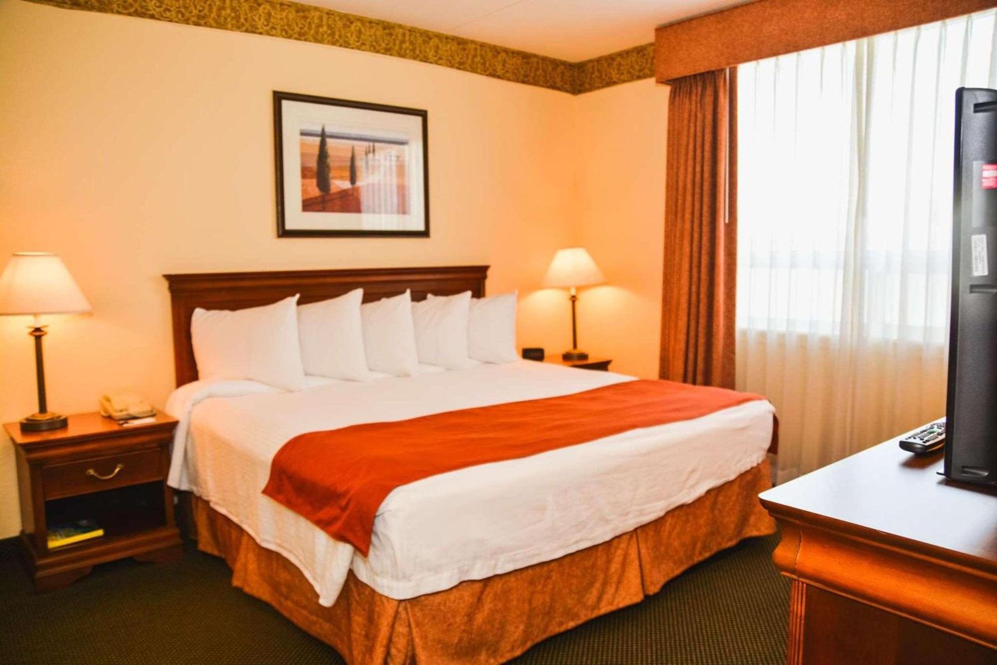 Country Inn & Suites By Radisson, London South, On Екстериор снимка