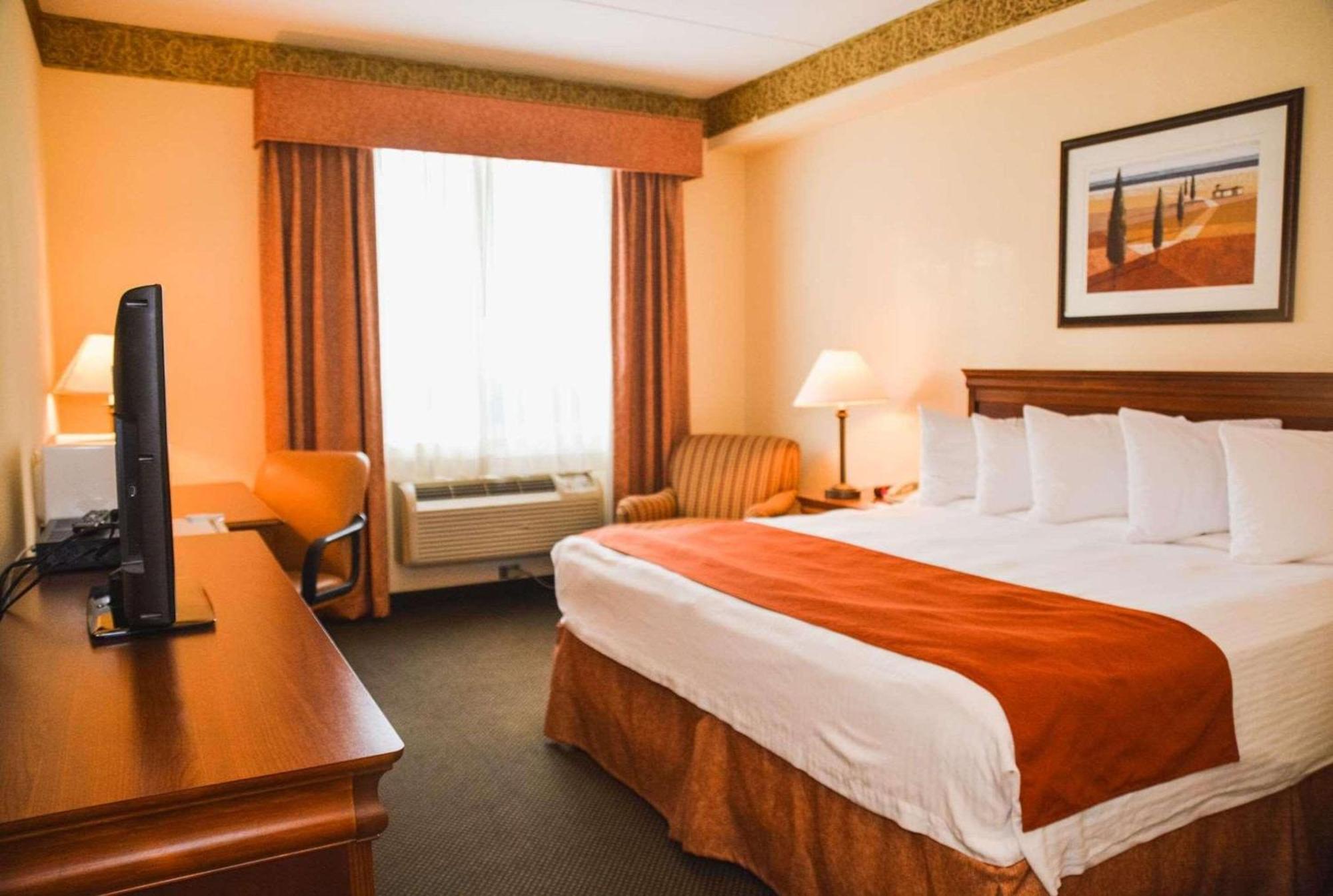 Country Inn & Suites By Radisson, London South, On Екстериор снимка