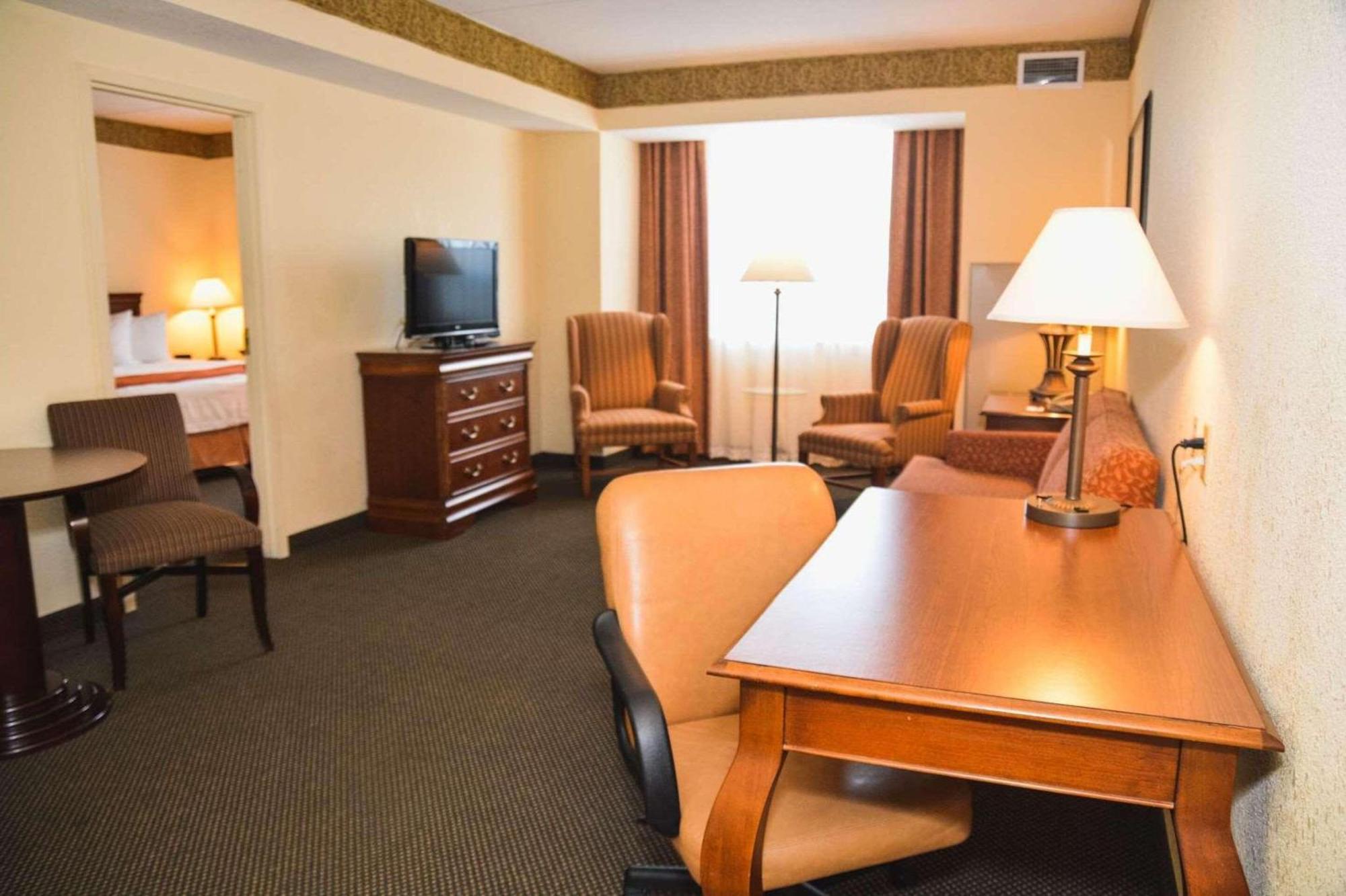 Country Inn & Suites By Radisson, London South, On Екстериор снимка